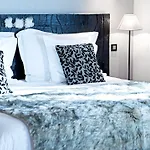 Les - Maison Bouvier 티뉴